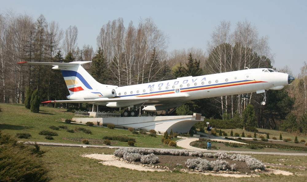Denkmal am Flughafen Chişinău  KIV-1006